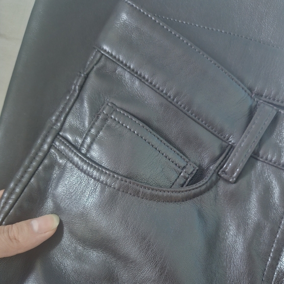 WILFRED The Melina Pant High Waist Vegan Leather Dark Brown Size 4 Aritzia - Picture 6 of 10